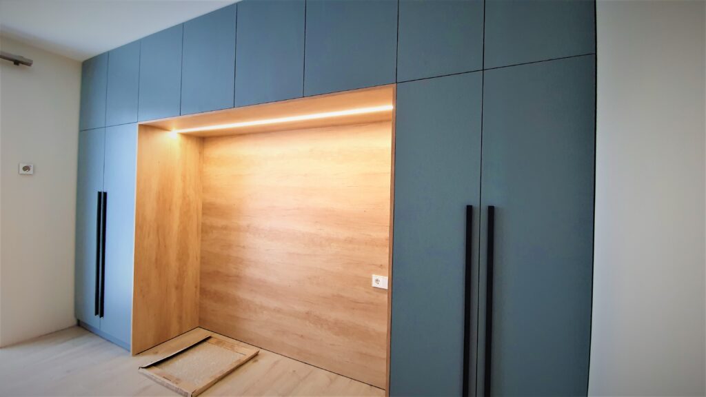 fitted wardrobe detail by Beproje